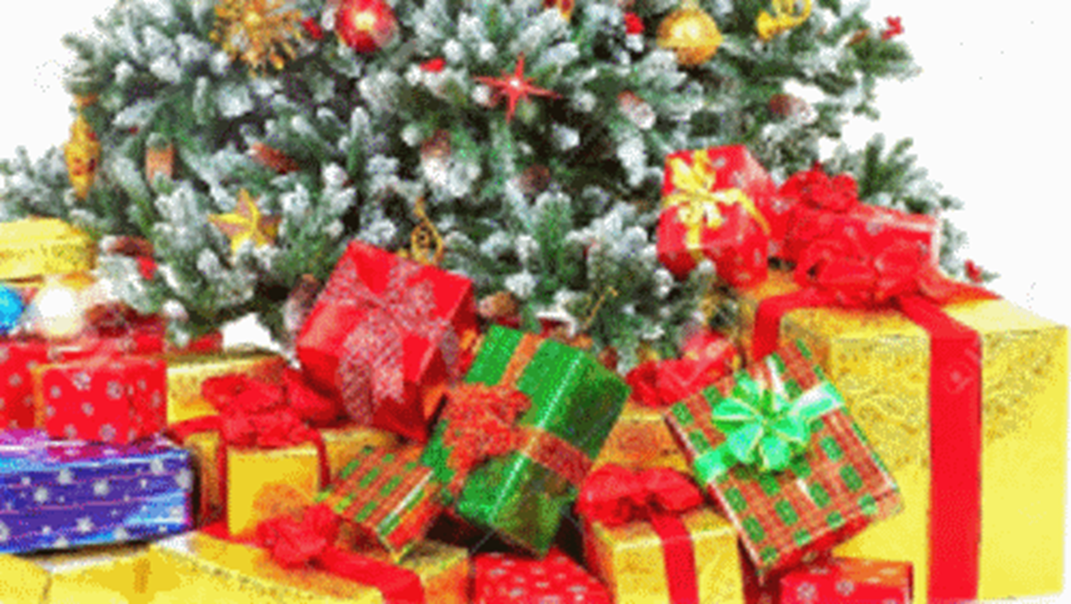 5751698-christmas-tree-and-gifts-over-white-background.png